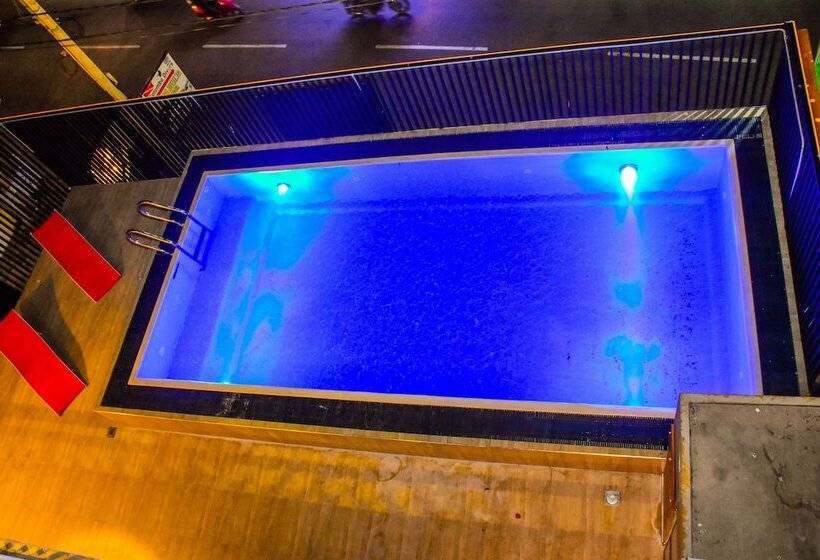 Отель Asian Grand