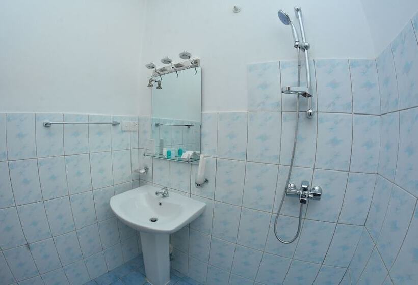 Отель Asian Grand