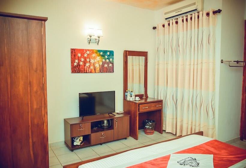 Отель Asian Grand