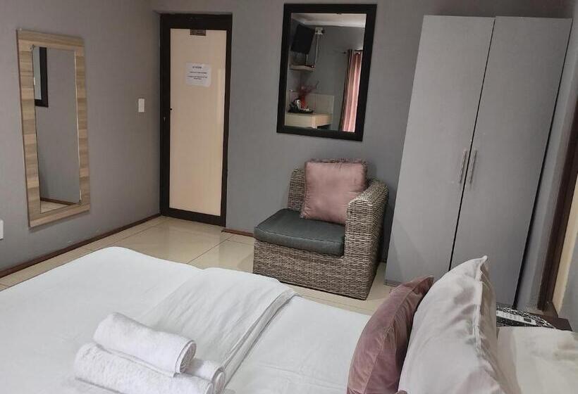 בית מלון כפרי Naldorado Executive Villa