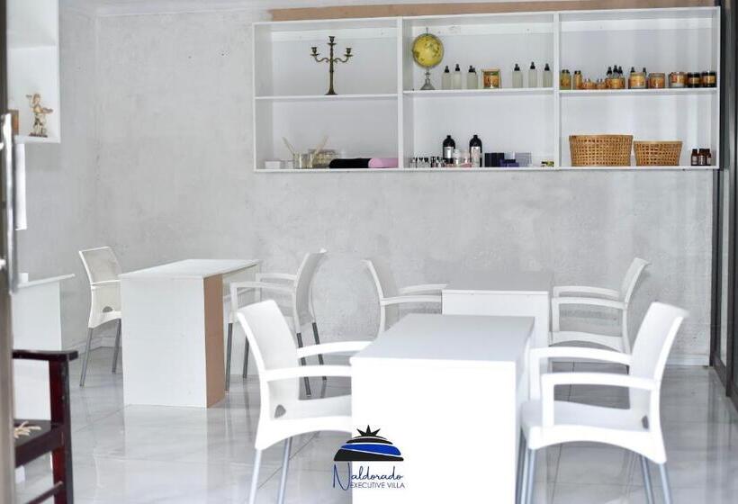 בית מלון כפרי Naldorado Executive Villa