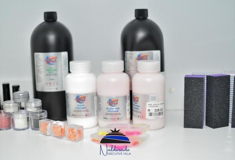 בית מלון כפרי Naldorado Executive Villa