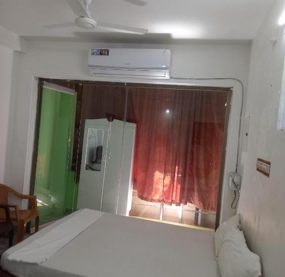 펜션 Parisha Residency  Temple Side