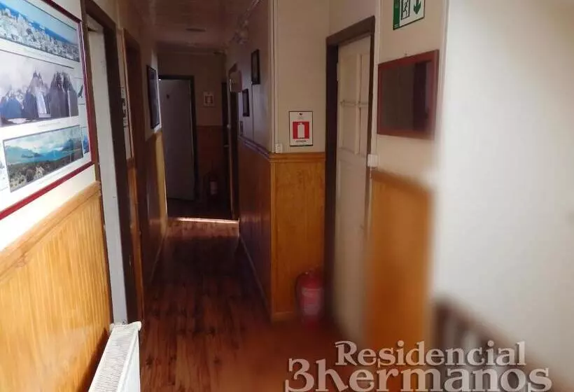 ユースホステル Residencial Tres Hermanos