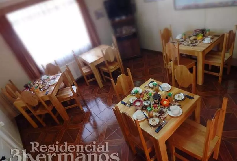ユースホステル Residencial Tres Hermanos