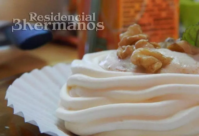 ユースホステル Residencial Tres Hermanos