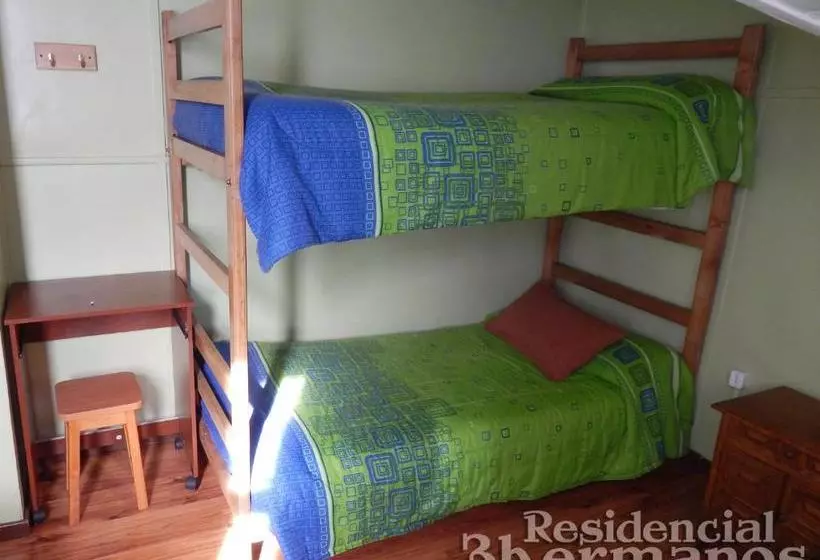 ユースホステル Residencial Tres Hermanos