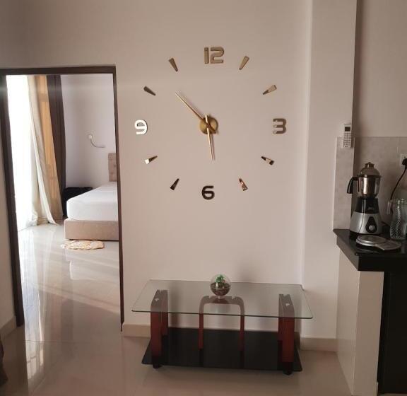 Отель Amber House Lanka