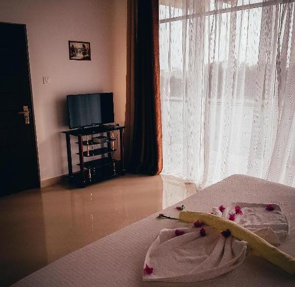 Отель Amber House Lanka