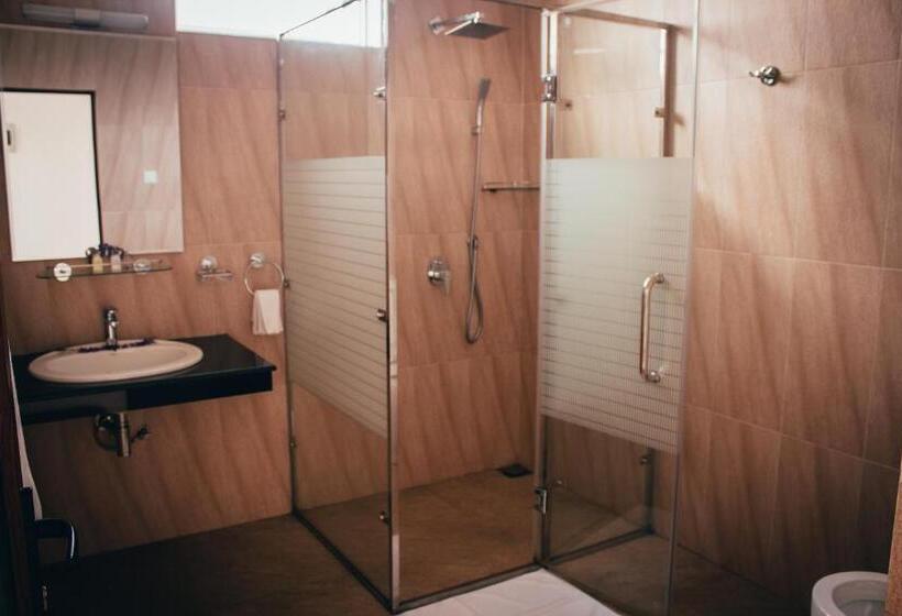 Отель Amber House Lanka