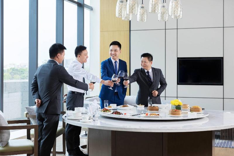 فندق Courtyard By Marriott Shenzhen Bao'an