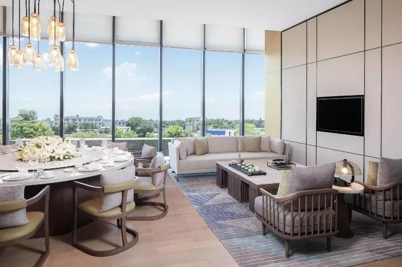 Hotelli Courtyard By Marriott Shenzhen Bao'an