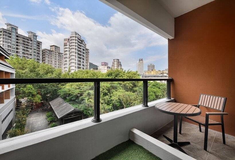 هتل Four Points By Sheraton Yilan Jiaoxi