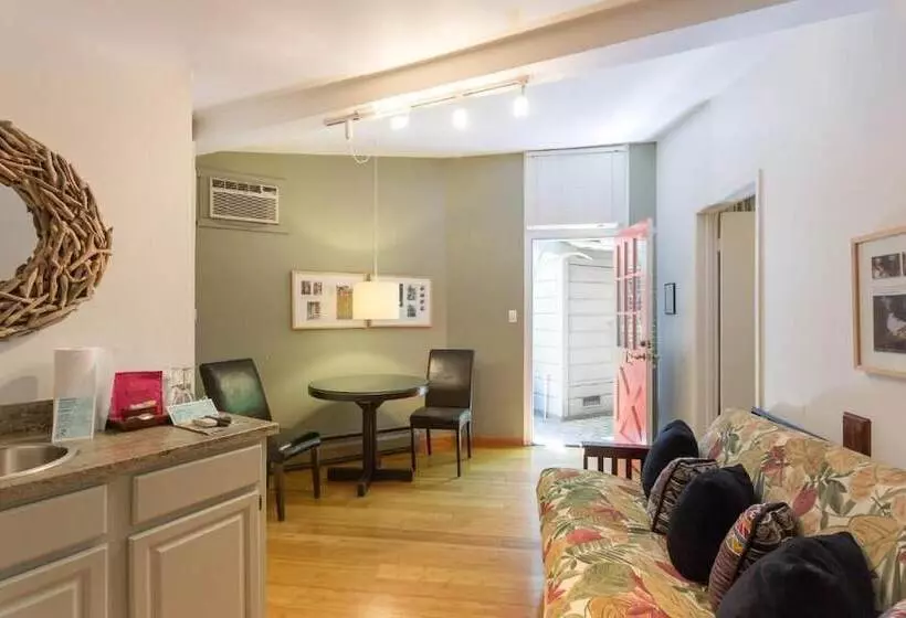 Panama Hotel And Suites