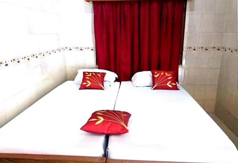 Pensió Abirami Guest House