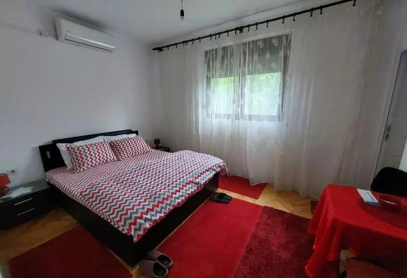 هتل Airport Home Radinovic