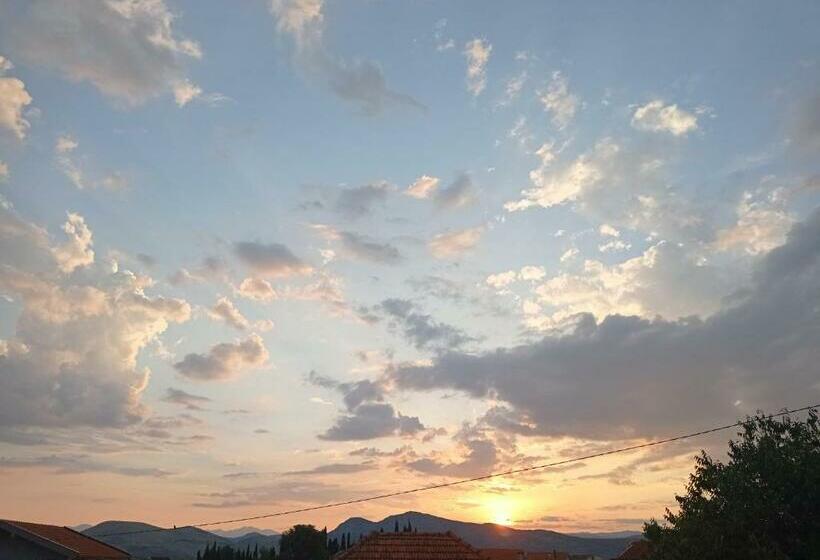 هتل Airport Home Radinovic