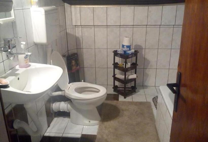 هتل Airport Home Radinovic