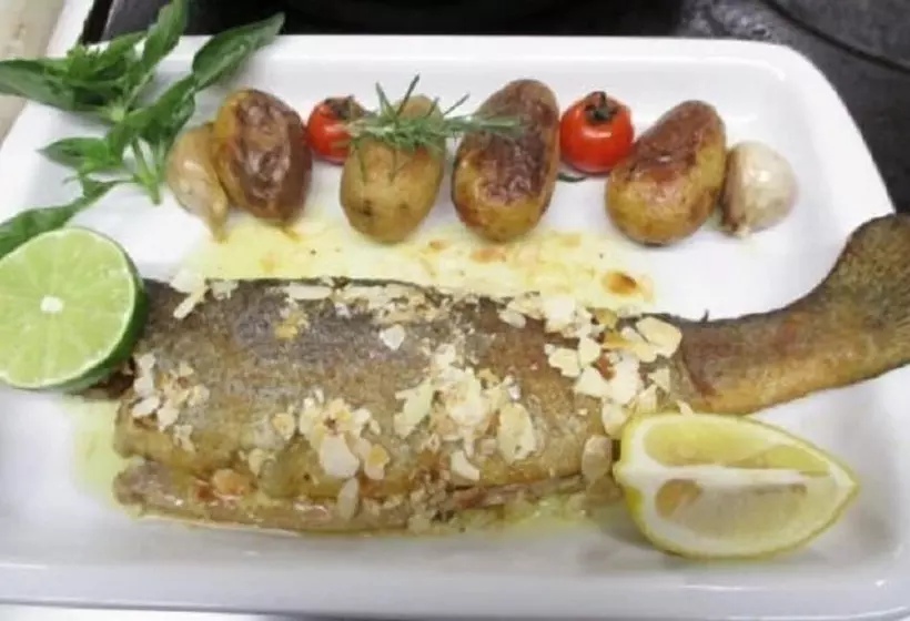 Hotelli Hôtel Restaurant Le Clos Charmant