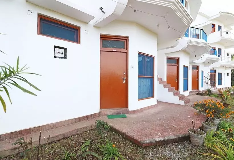 Oyo 26598 Apical Resort