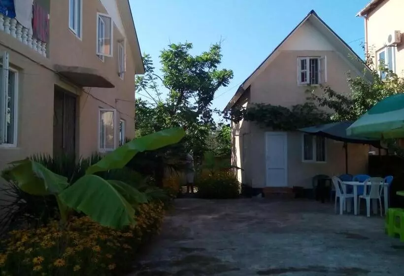 پانسیون Guest House Giorgi