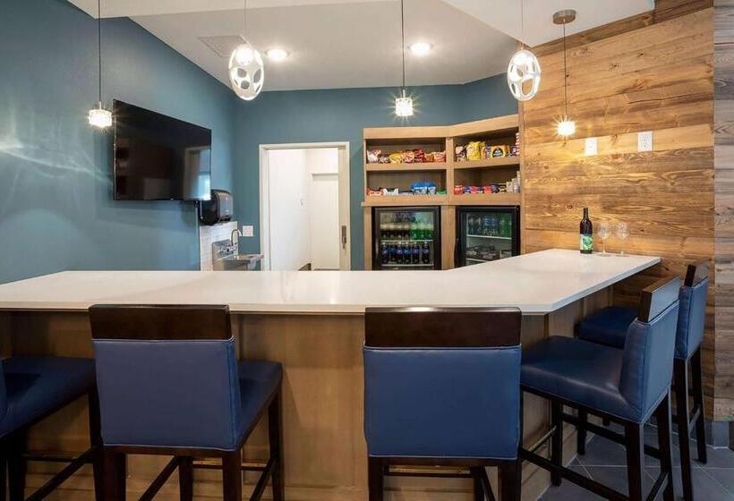 酒店 Little Crow Resort & Conference, Trademark By Wyndham