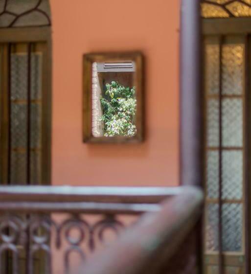 تختخواب و صبحانه Calcutta Bungalow