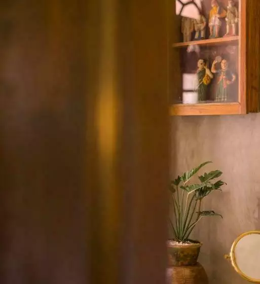 تختخواب و صبحانه Calcutta Bungalow