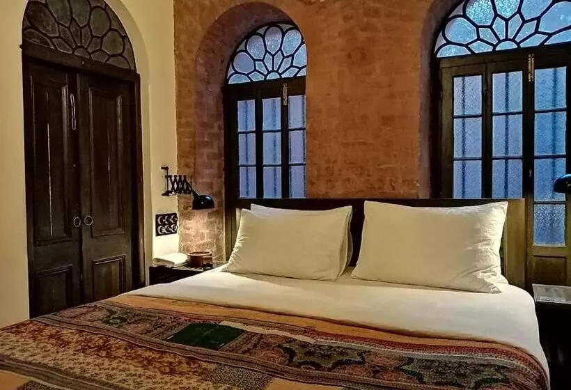 تختخواب و صبحانه Calcutta Bungalow