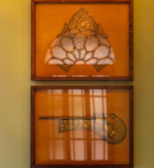 تختخواب و صبحانه Calcutta Bungalow