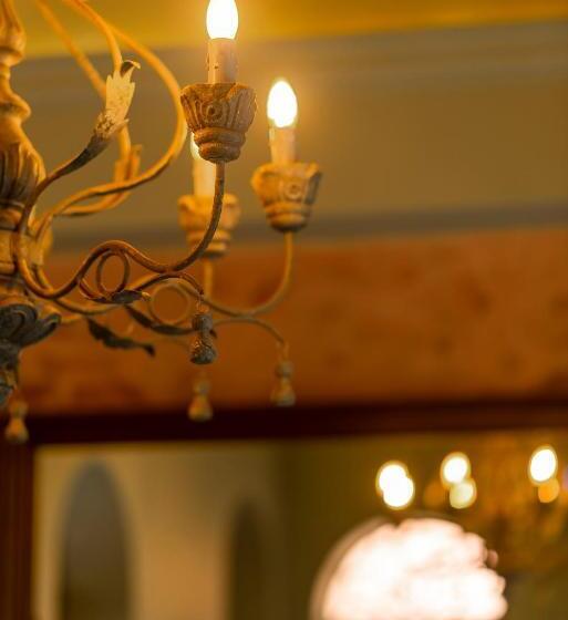 تختخواب و صبحانه Calcutta Bungalow