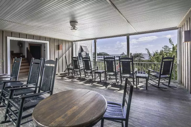 Aamiaismajoitus (B&B) Roanoke Island Inn