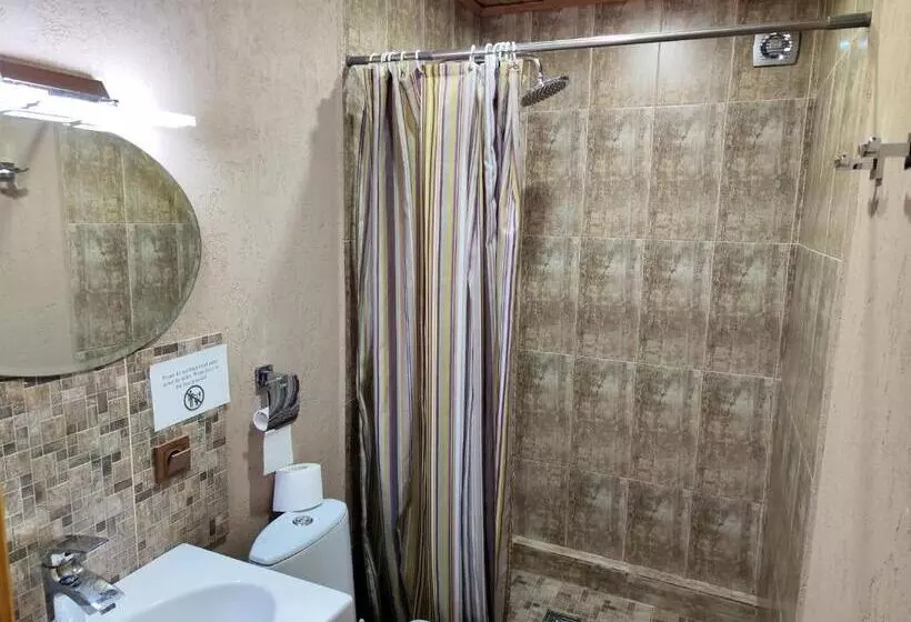 پانسیون Evergreen Guesthouse