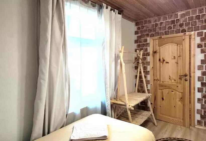 پانسیون Evergreen Guesthouse