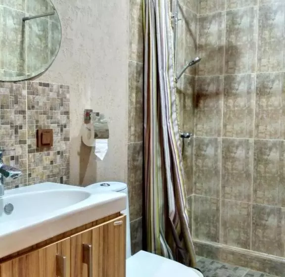 پانسیون Evergreen Guesthouse