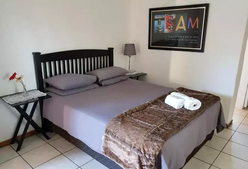پانسیون Kgosi Lodge