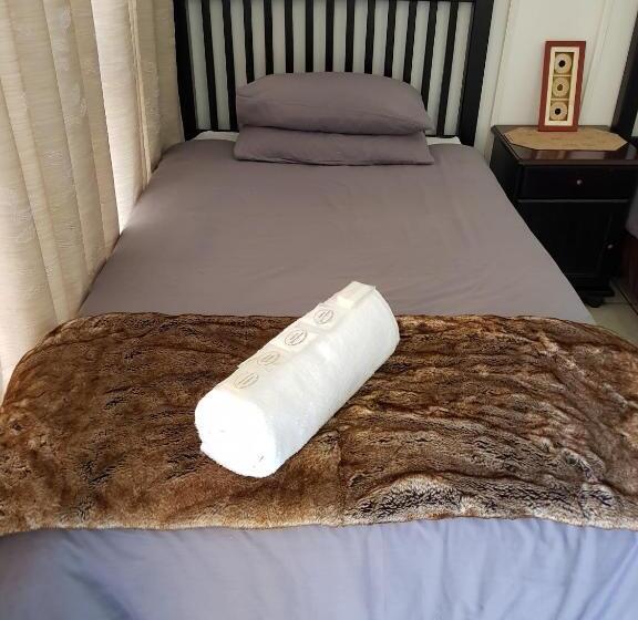 פנסיון Kgosi Lodge