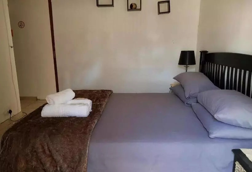 پانسیون Kgosi Lodge