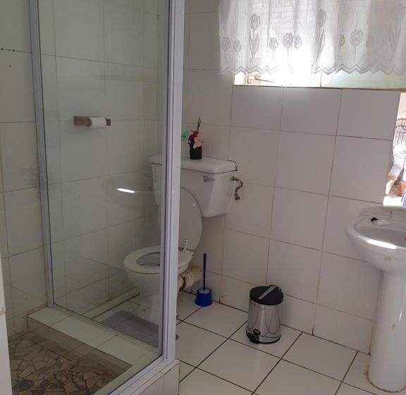 פנסיון Kgosi Lodge