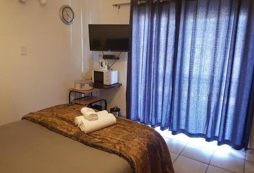 פנסיון Kgosi Lodge