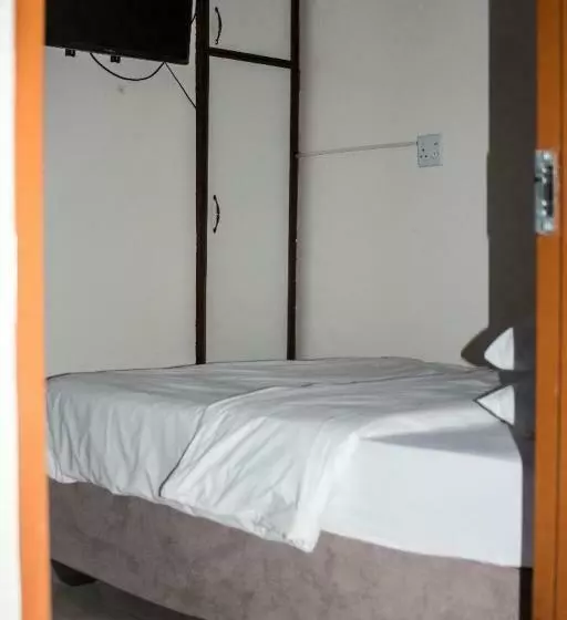 پانسیون Upi Guesthouse