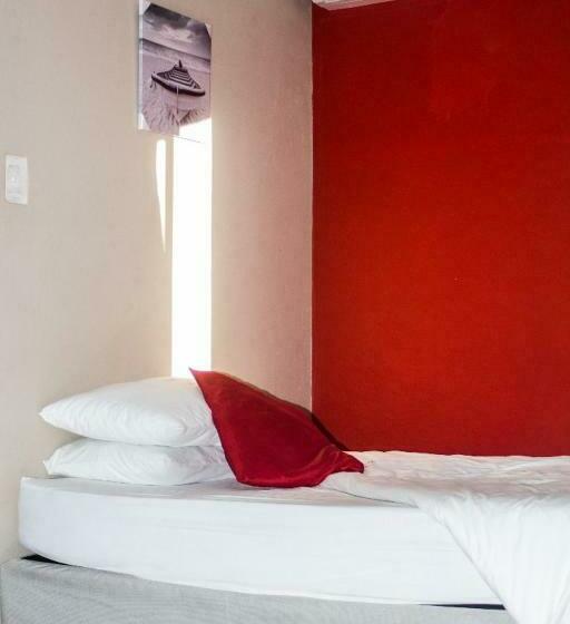 پانسیون Upi Guesthouse