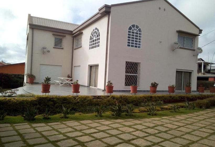 ベッドアンドブレックファースト Sahamalaza