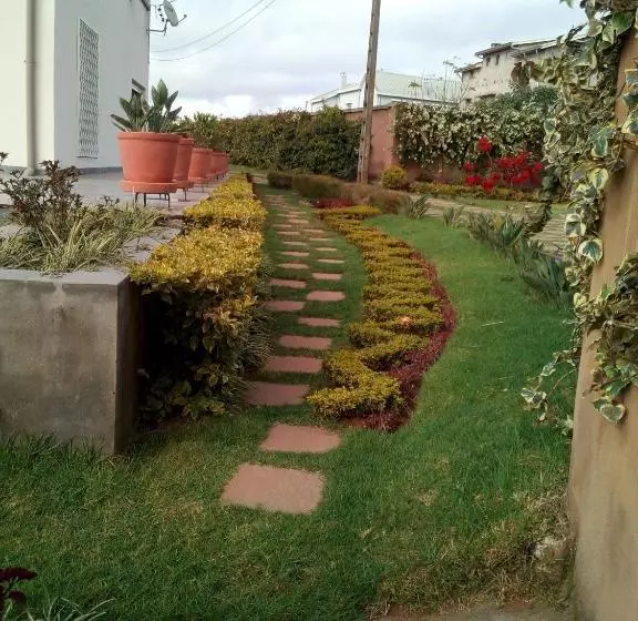 تختخواب و صبحانه Sahamalaza