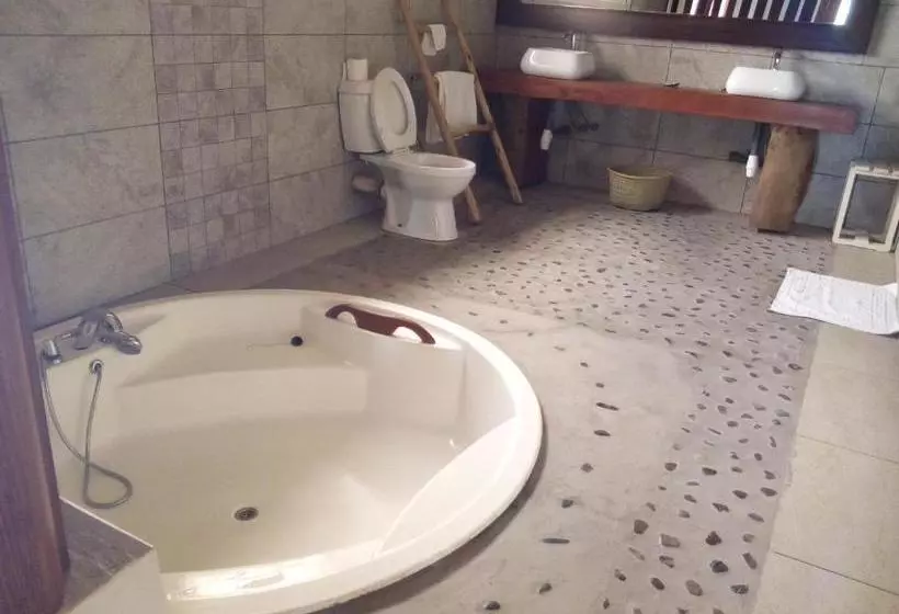 تختخواب و صبحانه Sahamalaza