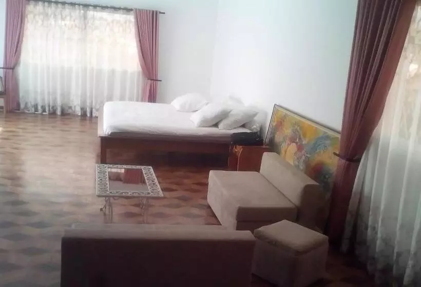 تختخواب و صبحانه Sahamalaza