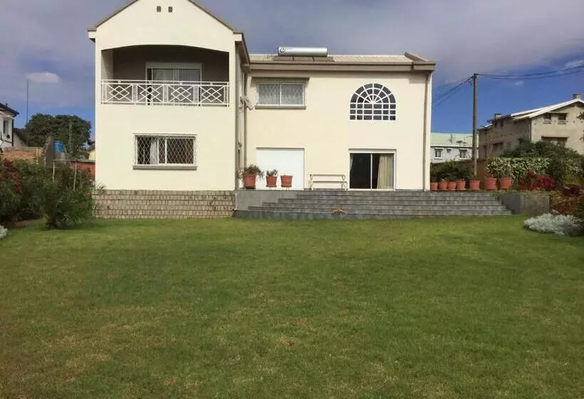 تختخواب و صبحانه Sahamalaza