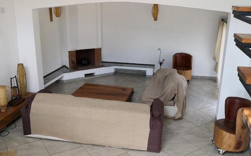 ベッドアンドブレックファースト Sahamalaza