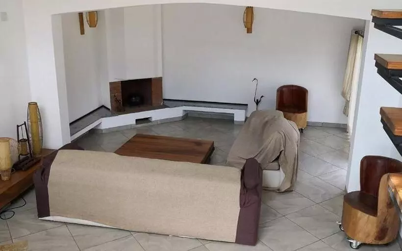 تختخواب و صبحانه Sahamalaza