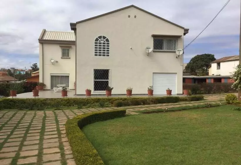 تختخواب و صبحانه Sahamalaza